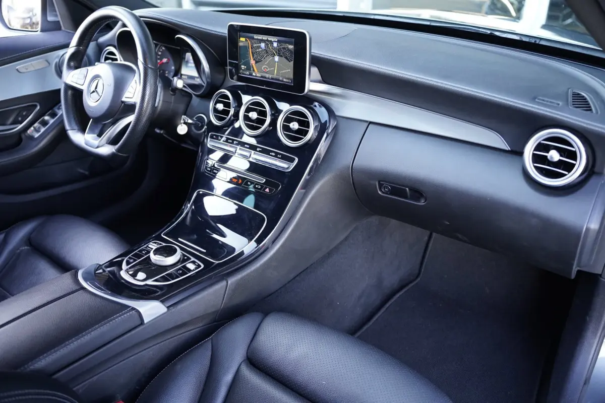 180 AMG DCT Navi Leder Cruise Cam Pdc Burmester