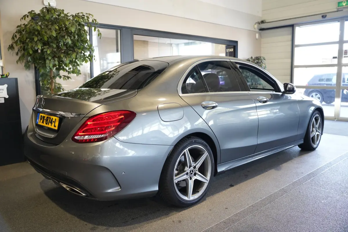 180 AMG DCT Navi Leder Cruise Cam Pdc Burmester