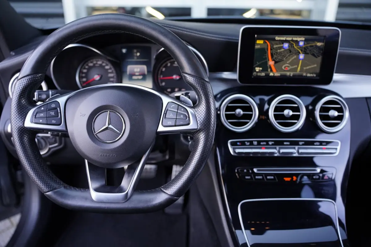 180 AMG DCT Navi Leder Cruise Cam Pdc Burmester