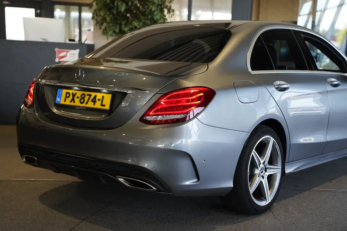 180 AMG DCT Navi Leder Cruise Cam Pdc Burmester