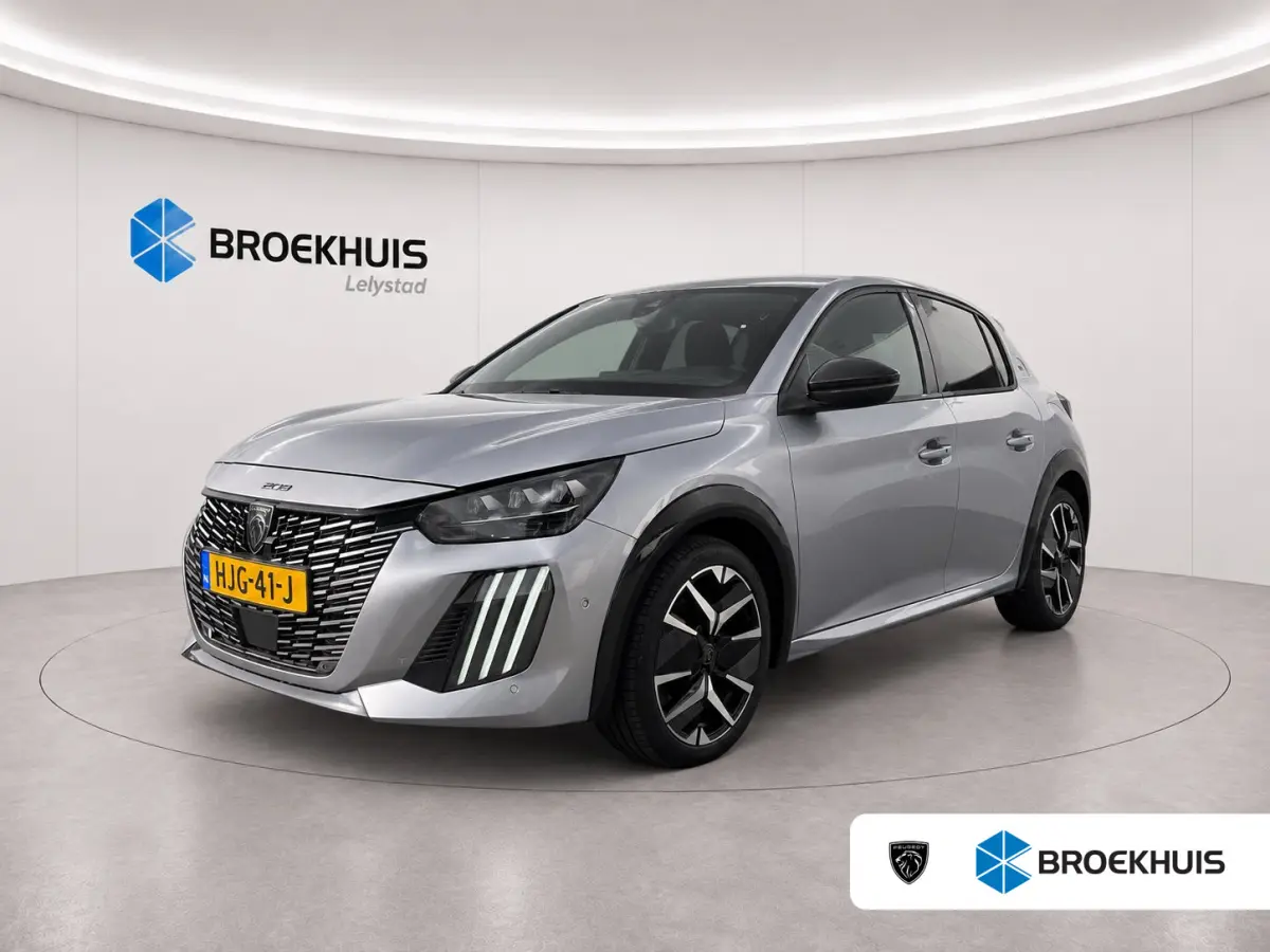 1.2 HYBRID 145PK GT PACK AUTOMAAT / NAVI / LEDER / CLIMA / PDC / 17" LMV / CAMERA / KEYLESS / ADAPT. CRUISECONTROL / I-COCKPIT / FULL-LED / 1E EIGENAAR / NIEUWSTAAT !!