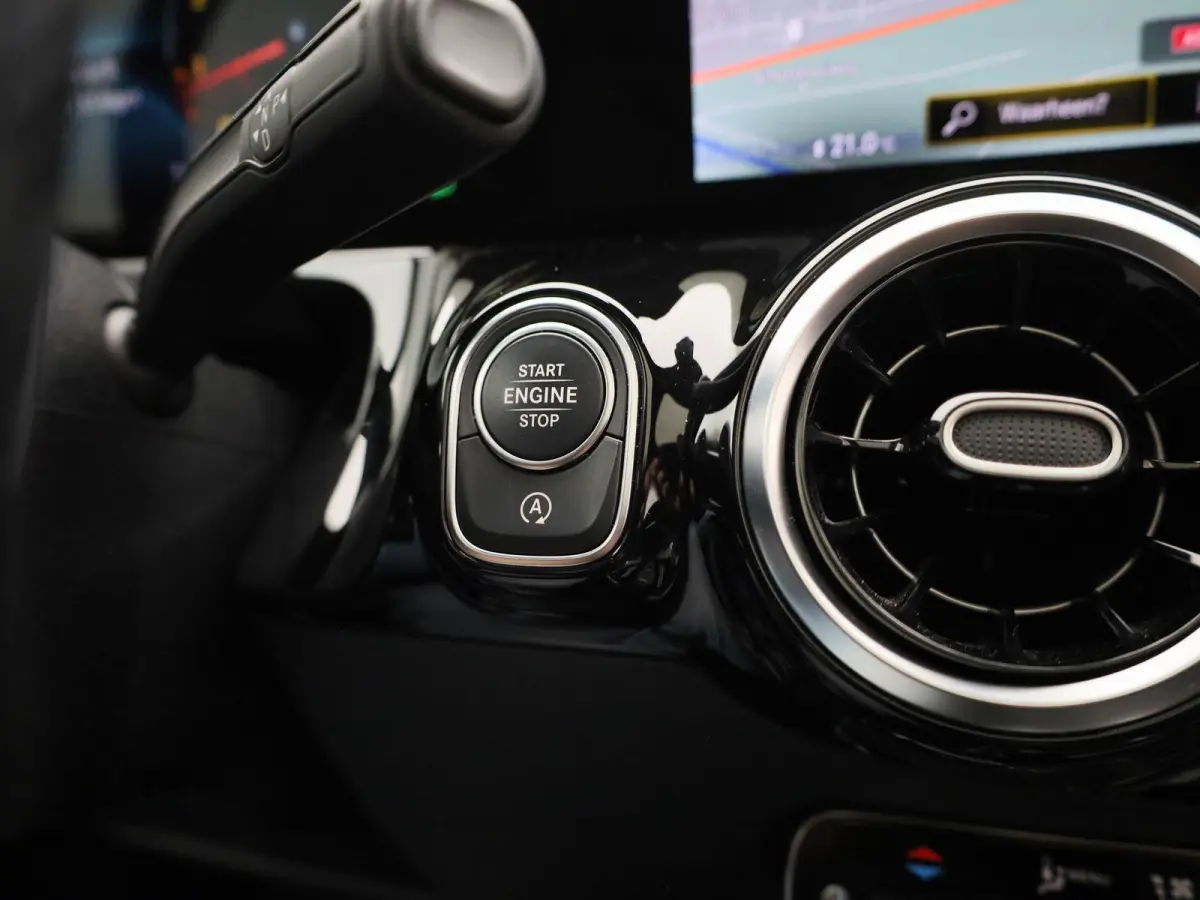 180 Business Solution AMG | Wordt Verwacht | Automaat | Apple Carplay / Android Auto | Panoramadak | Achteruitrijcamera | Parkeersensoren | Stoelverwarming |