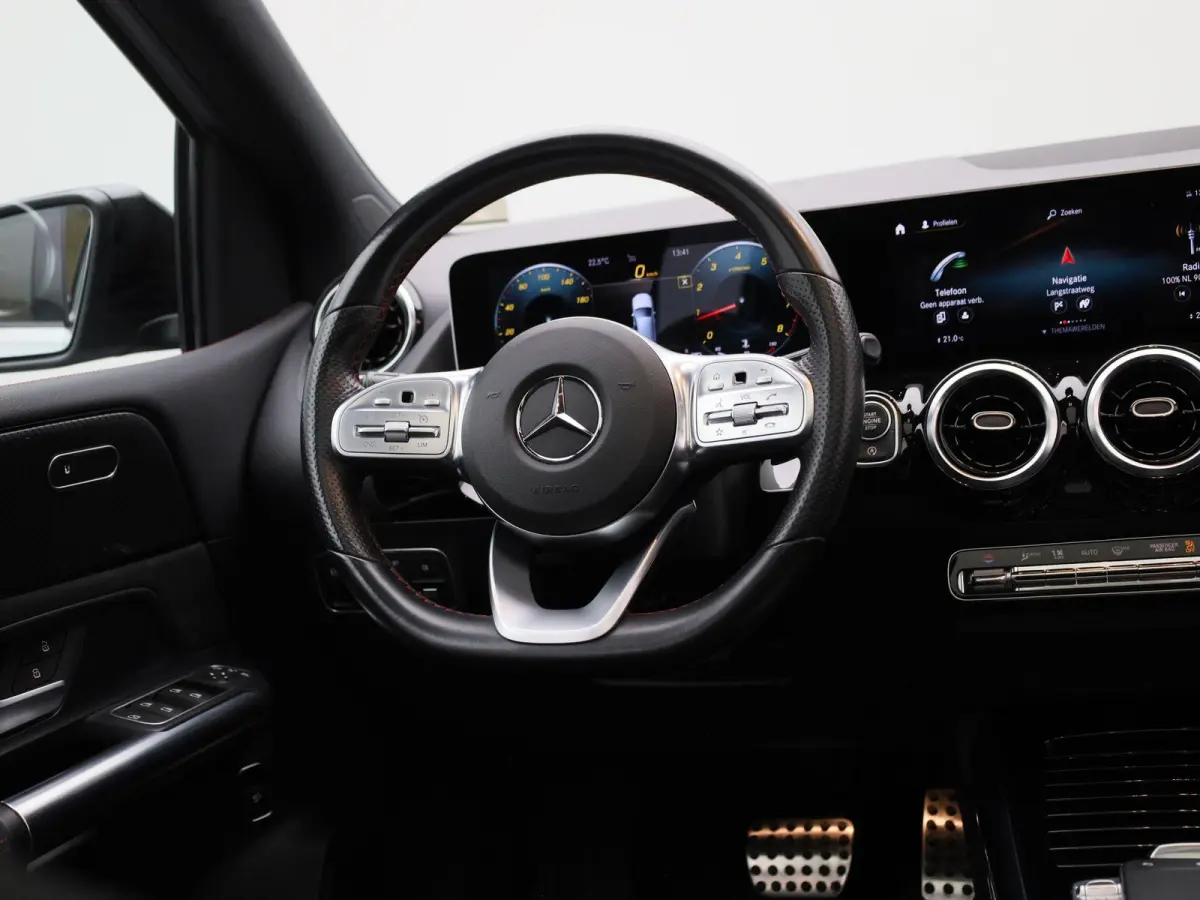 180 Business Solution AMG | Wordt Verwacht | Automaat | Apple Carplay / Android Auto | Panoramadak | Achteruitrijcamera | Parkeersensoren | Stoelverwarming |
