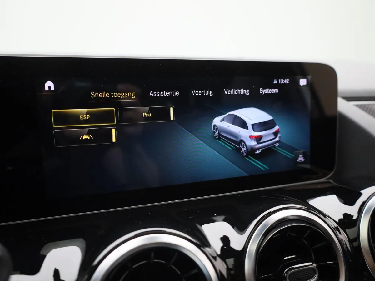 180 Business Solution AMG | Wordt Verwacht | Automaat | Apple Carplay / Android Auto | Panoramadak | Achteruitrijcamera | Parkeersensoren | Stoelverwarming |
