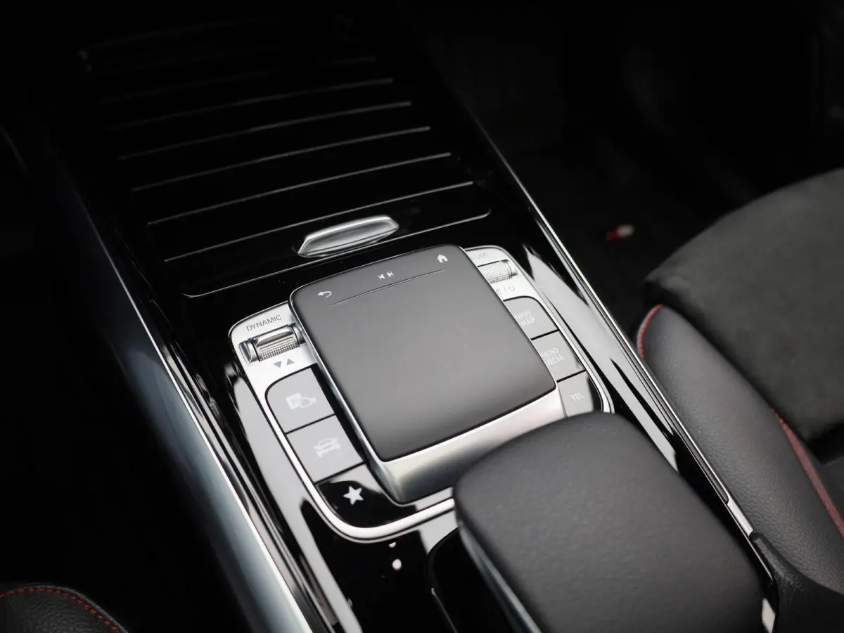 180 Business Solution AMG | Wordt Verwacht | Automaat | Apple Carplay / Android Auto | Panoramadak | Achteruitrijcamera | Parkeersensoren | Stoelverwarming |