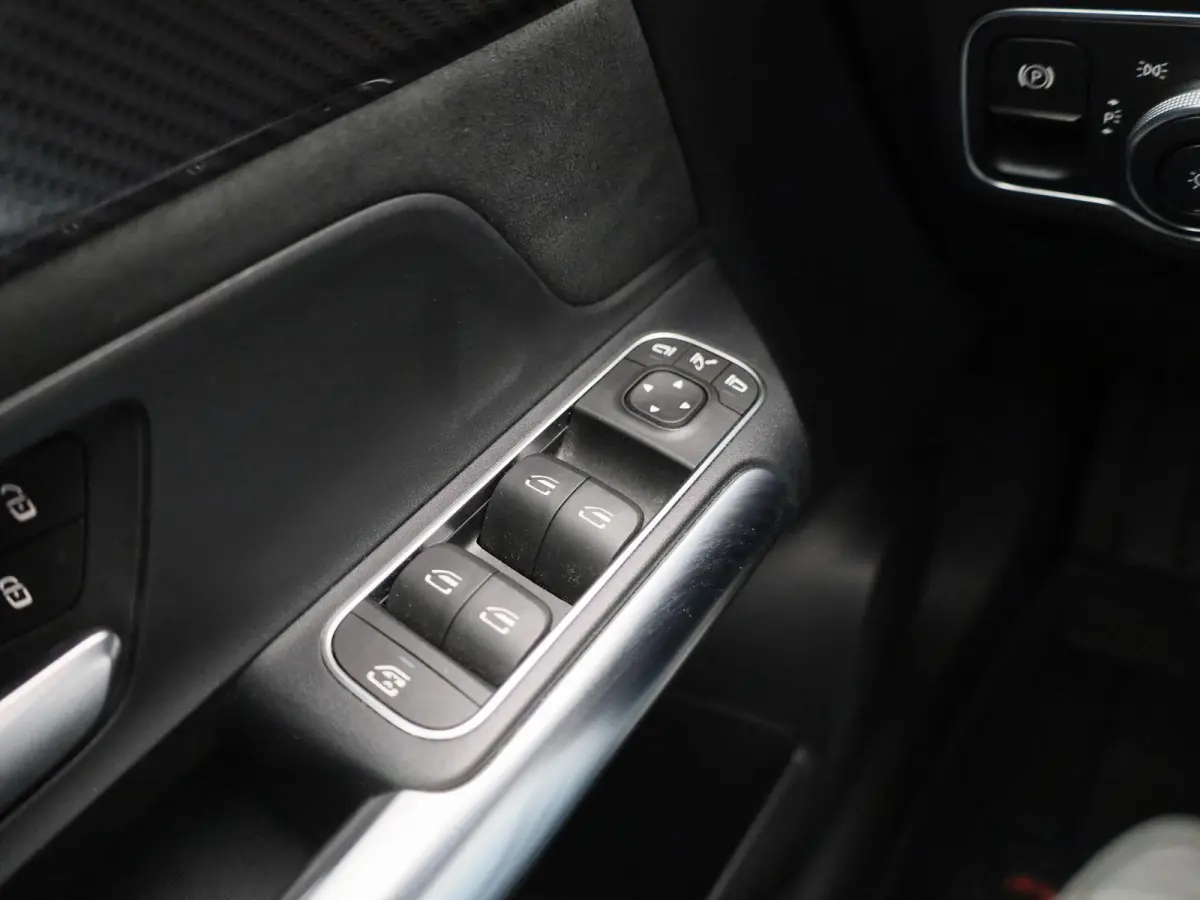 180 Business Solution AMG | Wordt Verwacht | Automaat | Apple Carplay / Android Auto | Panoramadak | Achteruitrijcamera | Parkeersensoren | Stoelverwarming |