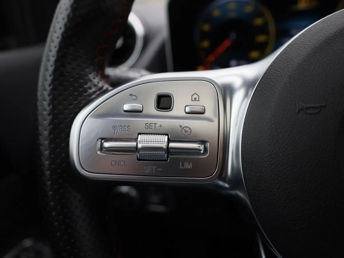 180 Business Solution AMG | Wordt Verwacht | Automaat | Apple Carplay / Android Auto | Panoramadak | Achteruitrijcamera | Parkeersensoren | Stoelverwarming |