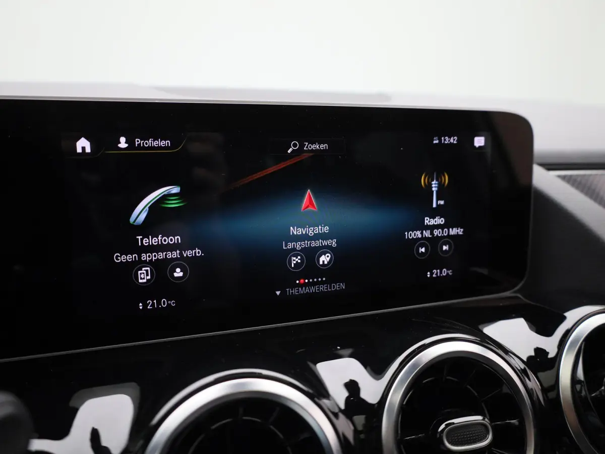 180 Business Solution AMG | Wordt Verwacht | Automaat | Apple Carplay / Android Auto | Panoramadak | Achteruitrijcamera | Parkeersensoren | Stoelverwarming |