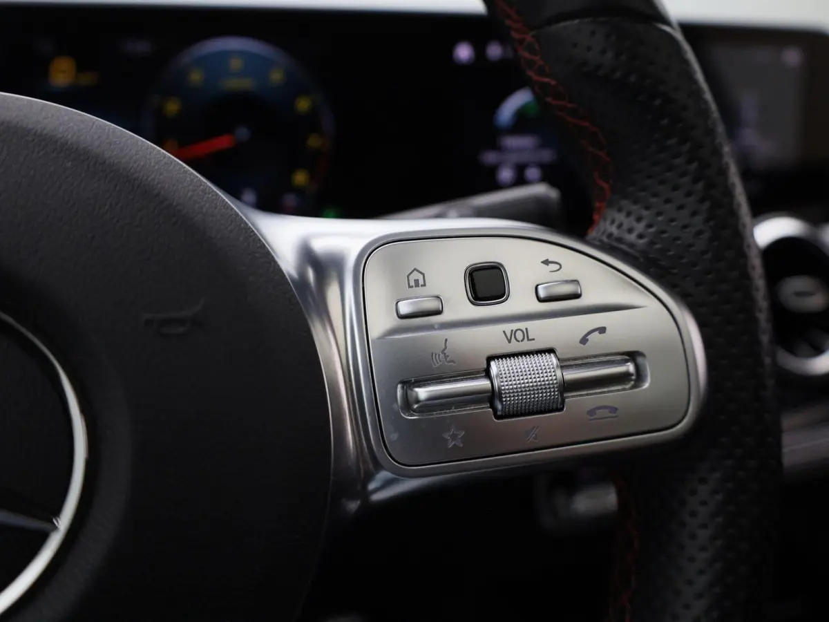 180 Business Solution AMG | Wordt Verwacht | Automaat | Apple Carplay / Android Auto | Panoramadak | Achteruitrijcamera | Parkeersensoren | Stoelverwarming |
