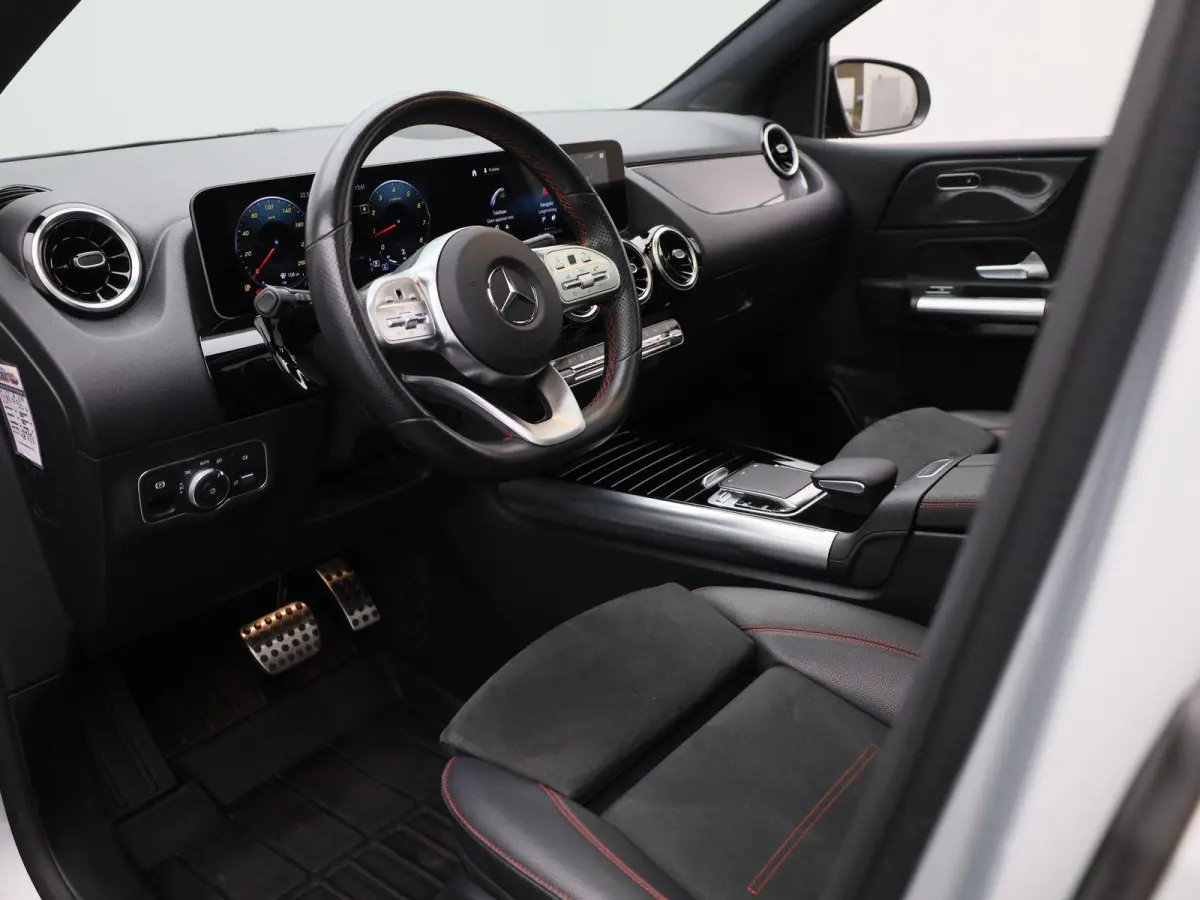 180 Business Solution AMG | Wordt Verwacht | Automaat | Apple Carplay / Android Auto | Panoramadak | Achteruitrijcamera | Parkeersensoren | Stoelverwarming |