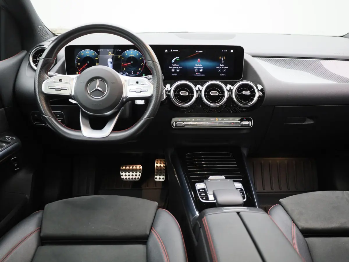 180 Business Solution AMG | Wordt Verwacht | Automaat | Apple Carplay / Android Auto | Panoramadak | Achteruitrijcamera | Parkeersensoren | Stoelverwarming |