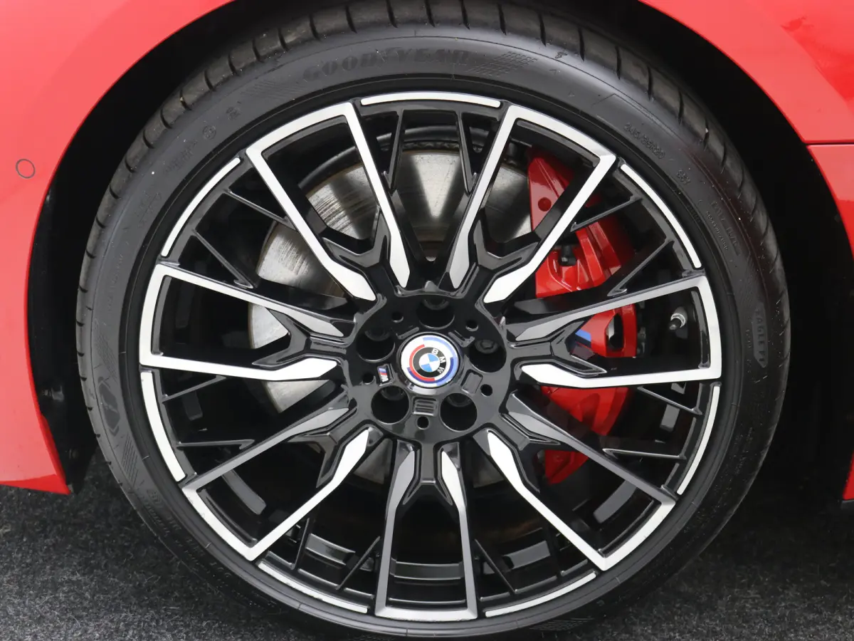 M50 High Executive 84 kWh / AWD / 544PK / 450 km WLTP / Warmtepomp / 3 Fase laden / M-Performance pakket / Harman Kardon / Full Option / Historie aanwezig /