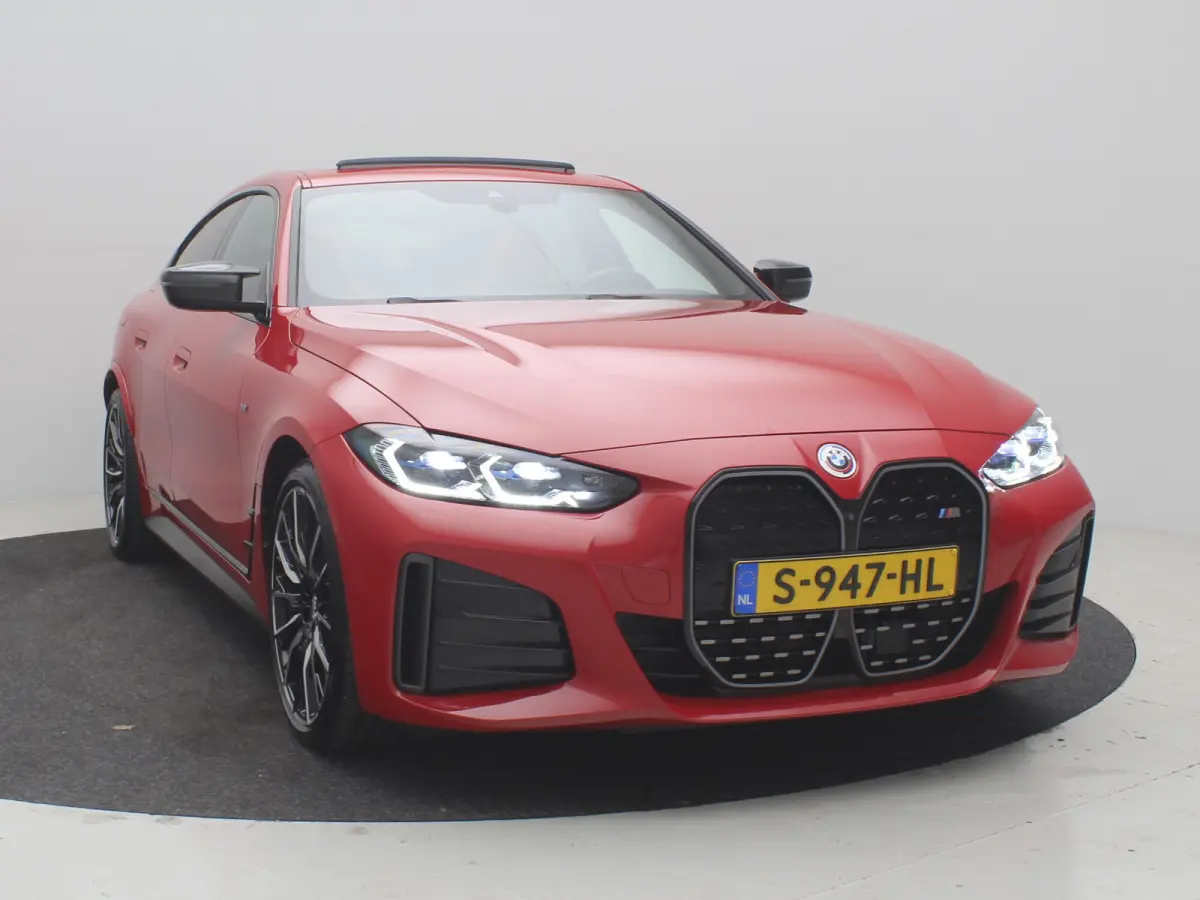 M50 High Executive 84 kWh / AWD / 544PK / 450 km WLTP / Warmtepomp / 3 Fase laden / M-Performance pakket / Harman Kardon / Full Option / Historie aanwezig /
