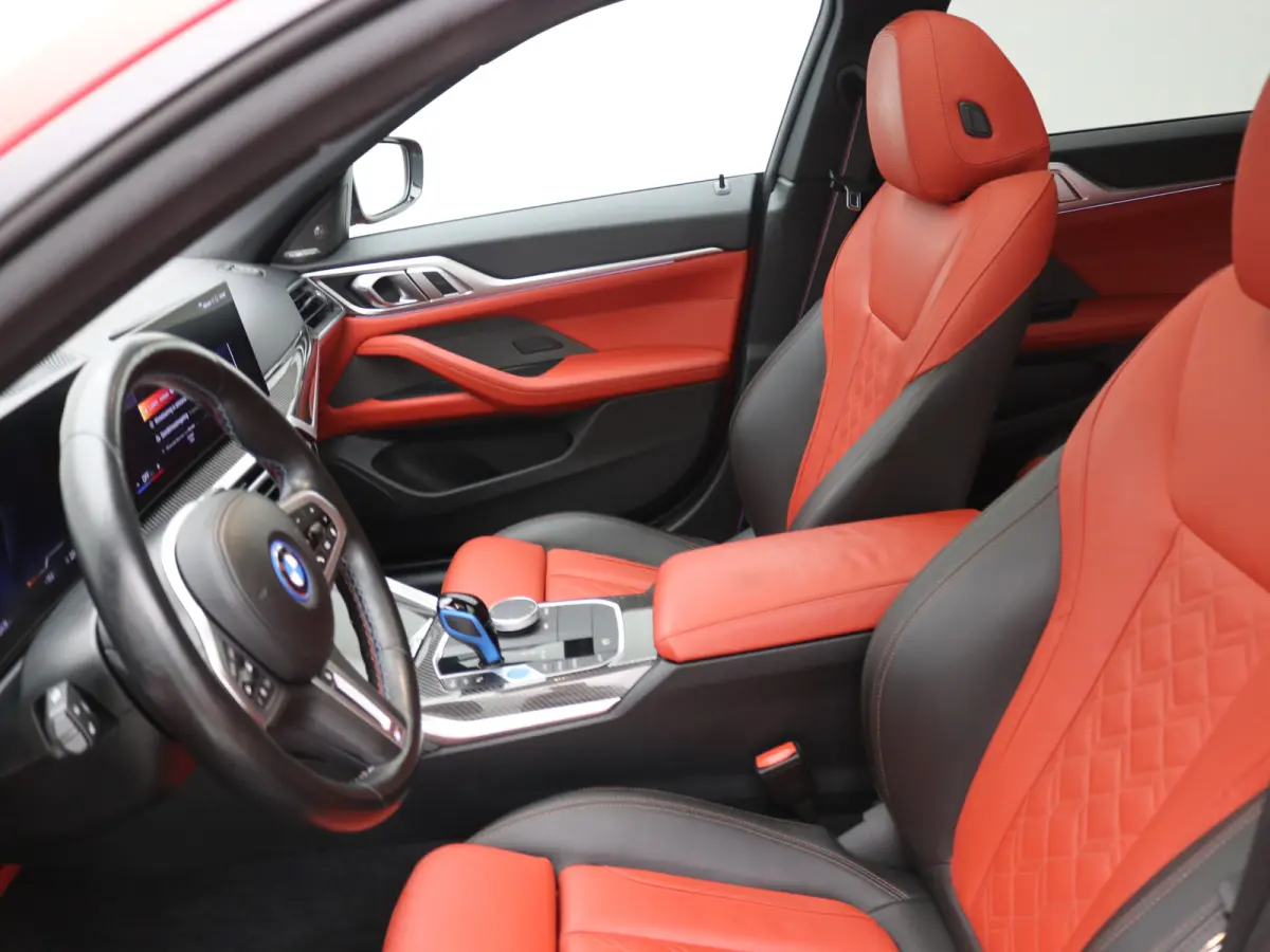 M50 High Executive 84 kWh / AWD / 544PK / 450 km WLTP / Warmtepomp / 3 Fase laden / M-Performance pakket / Harman Kardon / Full Option / Historie aanwezig /