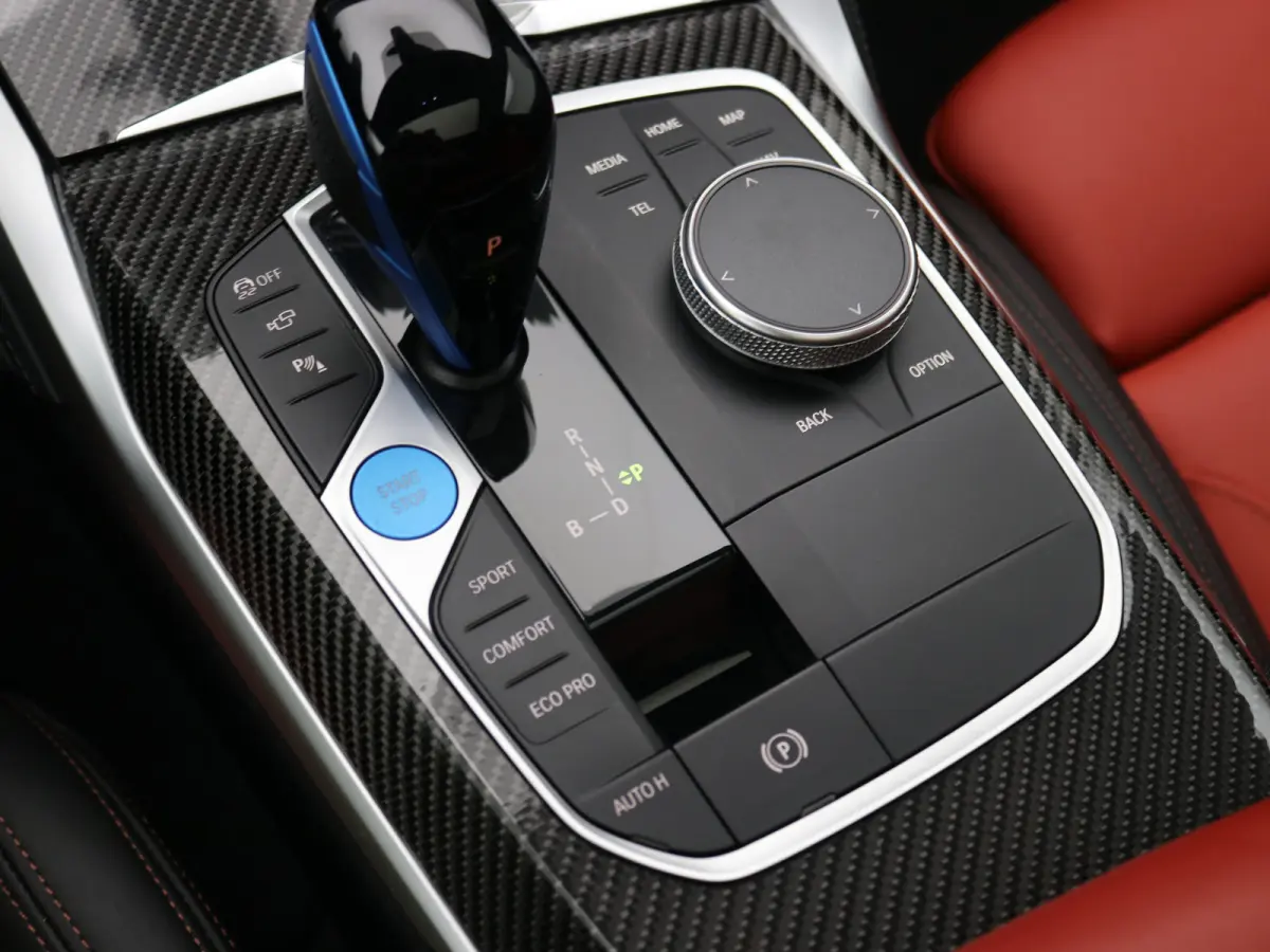 M50 High Executive 84 kWh / AWD / 544PK / 450 km WLTP / Warmtepomp / 3 Fase laden / M-Performance pakket / Harman Kardon / Full Option / Historie aanwezig /