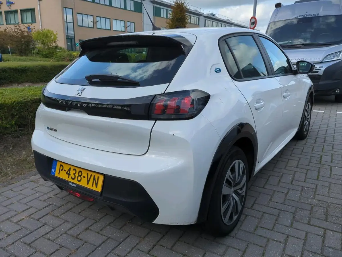 EV Active 50 kWh | Fase 3 laden | Navi by app | Apple carplay | Bluetooth | 1e Eigenaar | NL auto |