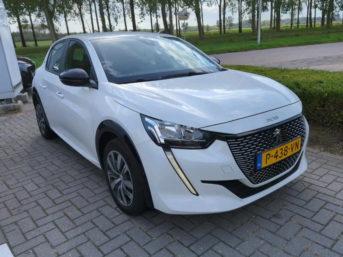 EV Active 50 kWh | Fase 3 laden | Navi by app | Apple carplay | Bluetooth | 1e Eigenaar | NL auto |