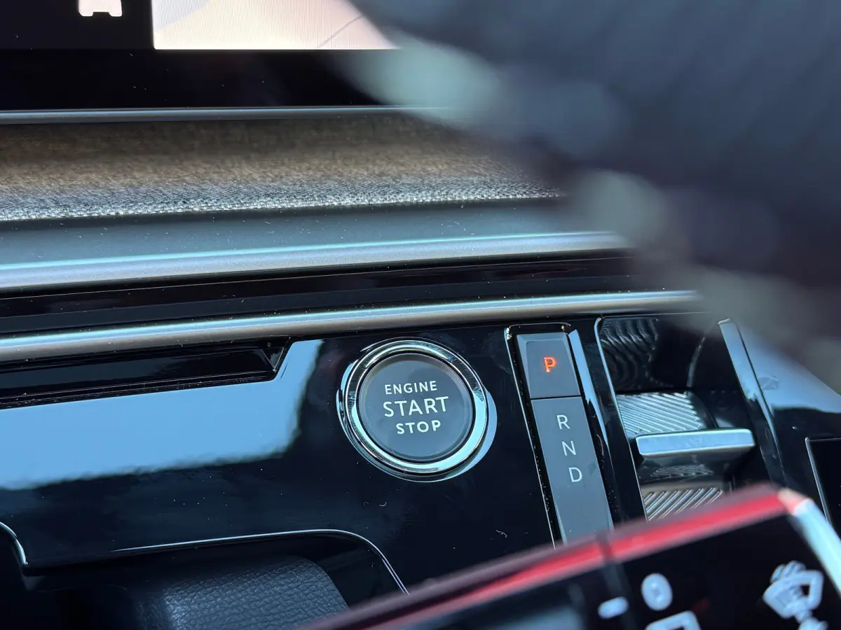 GT | Apple Carplay & Android auto | Panorama-dak | Alcantara bekleding | Navigatie | 7 Persoons | | 19'' lichtmetalen velgen LULEA | 360° Vision & Drive Assist Plus Pack | Adaptieve Grootli