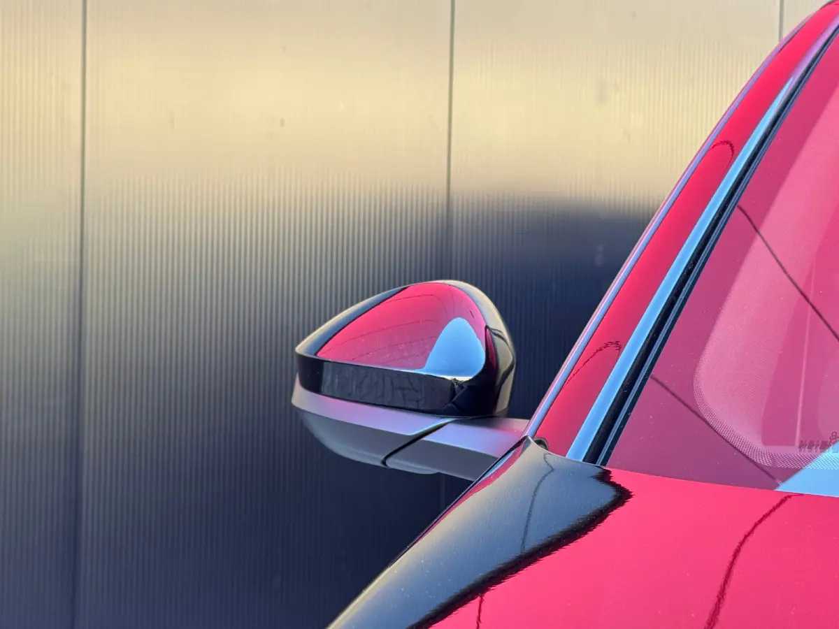 GT | Apple Carplay & Android auto | Panorama-dak | Alcantara bekleding | Navigatie | 7 Persoons | | 19'' lichtmetalen velgen LULEA | 360° Vision & Drive Assist Plus Pack | Adaptieve Grootli