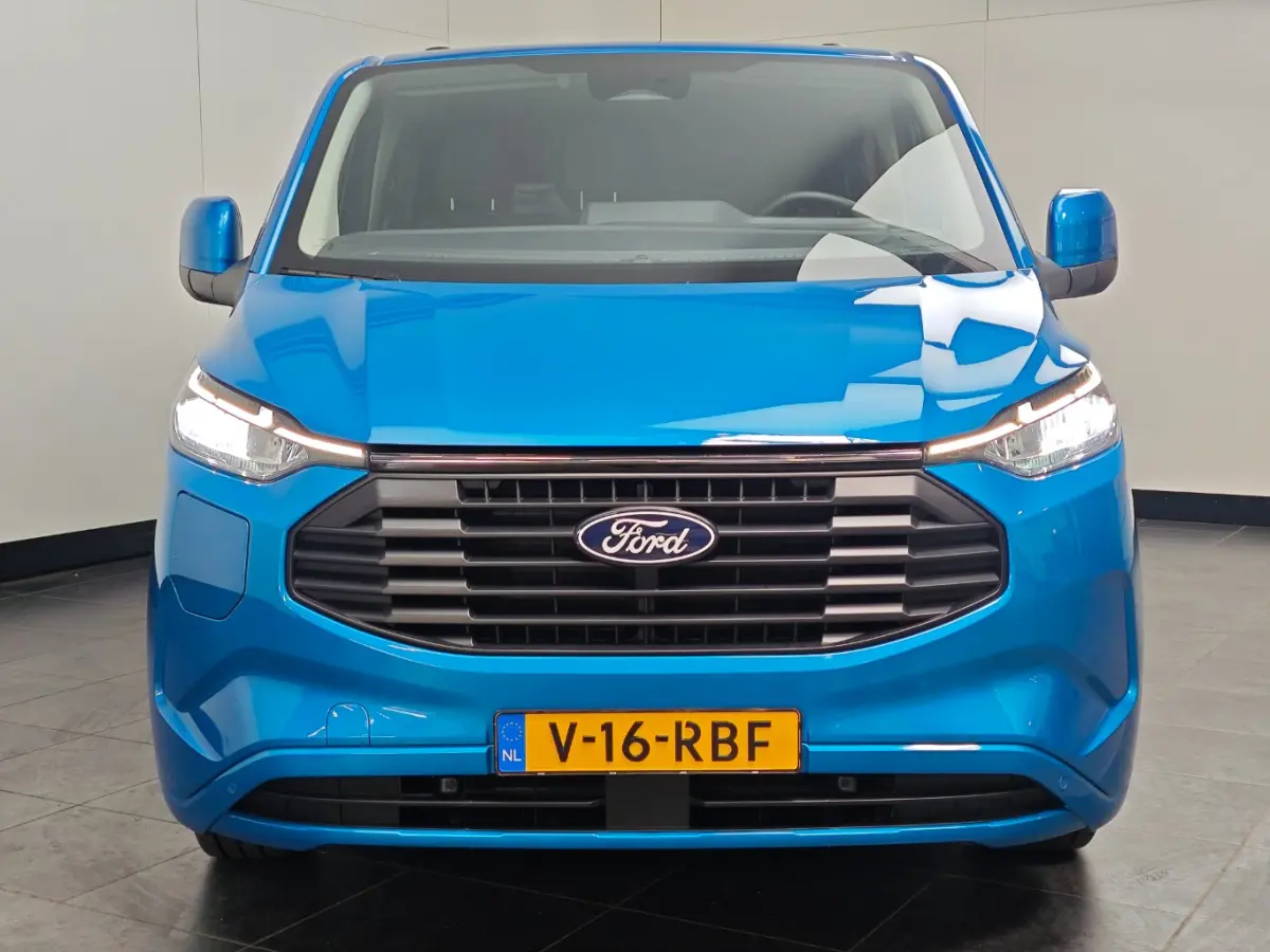 320 2.5 PHEV L2H1 Limited DC 233PK 6 Persoons | Camera | Carplay | Fabrieksgarantie tot 11-2029