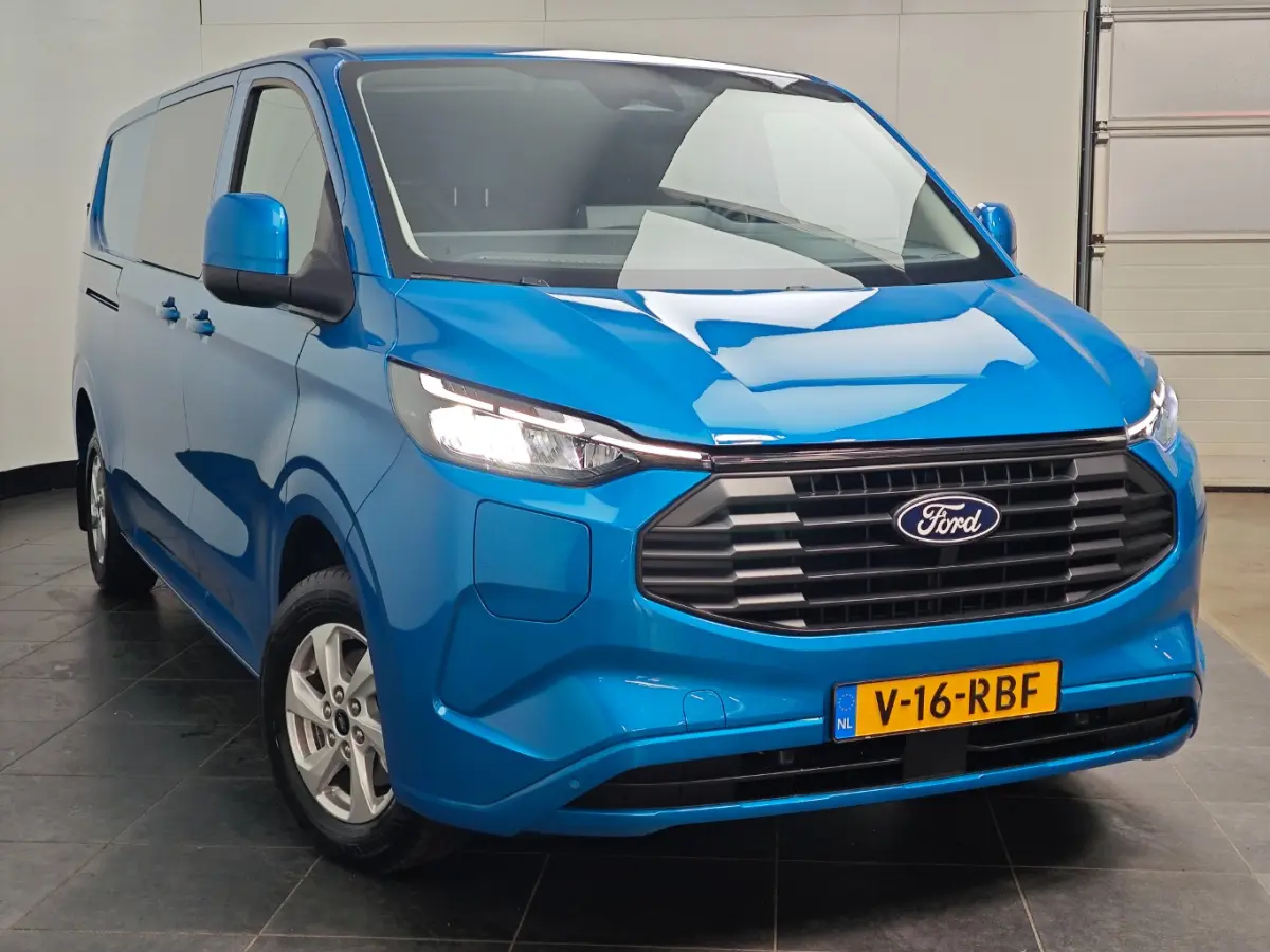 320 2.5 PHEV L2H1 Limited DC 233PK 6 Persoons | Camera | Carplay | Fabrieksgarantie tot 11-2029