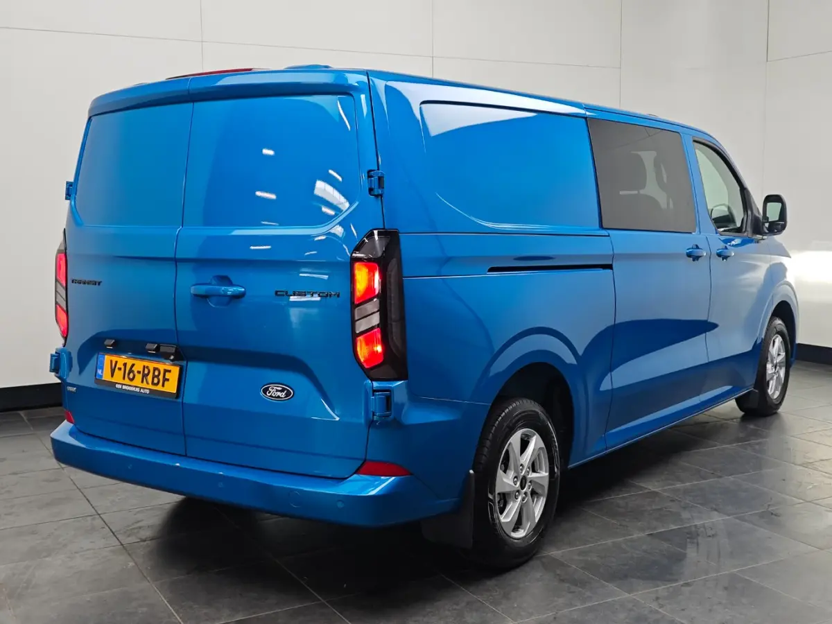 320 2.5 PHEV L2H1 Limited DC 233PK 6 Persoons | Camera | Carplay | Fabrieksgarantie tot 11-2029