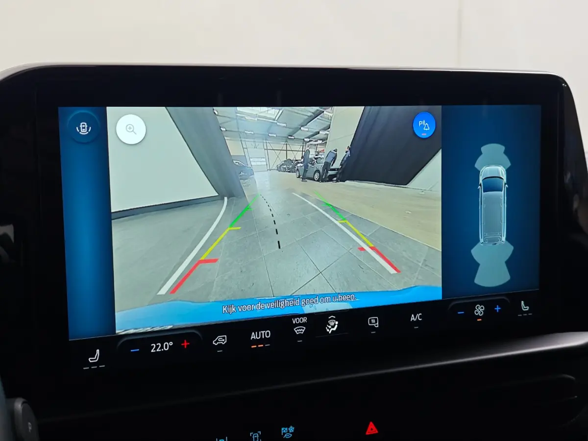 320 2.5 PHEV L2H1 Limited DC 233PK 6 Persoons | Camera | Carplay | Fabrieksgarantie tot 11-2029