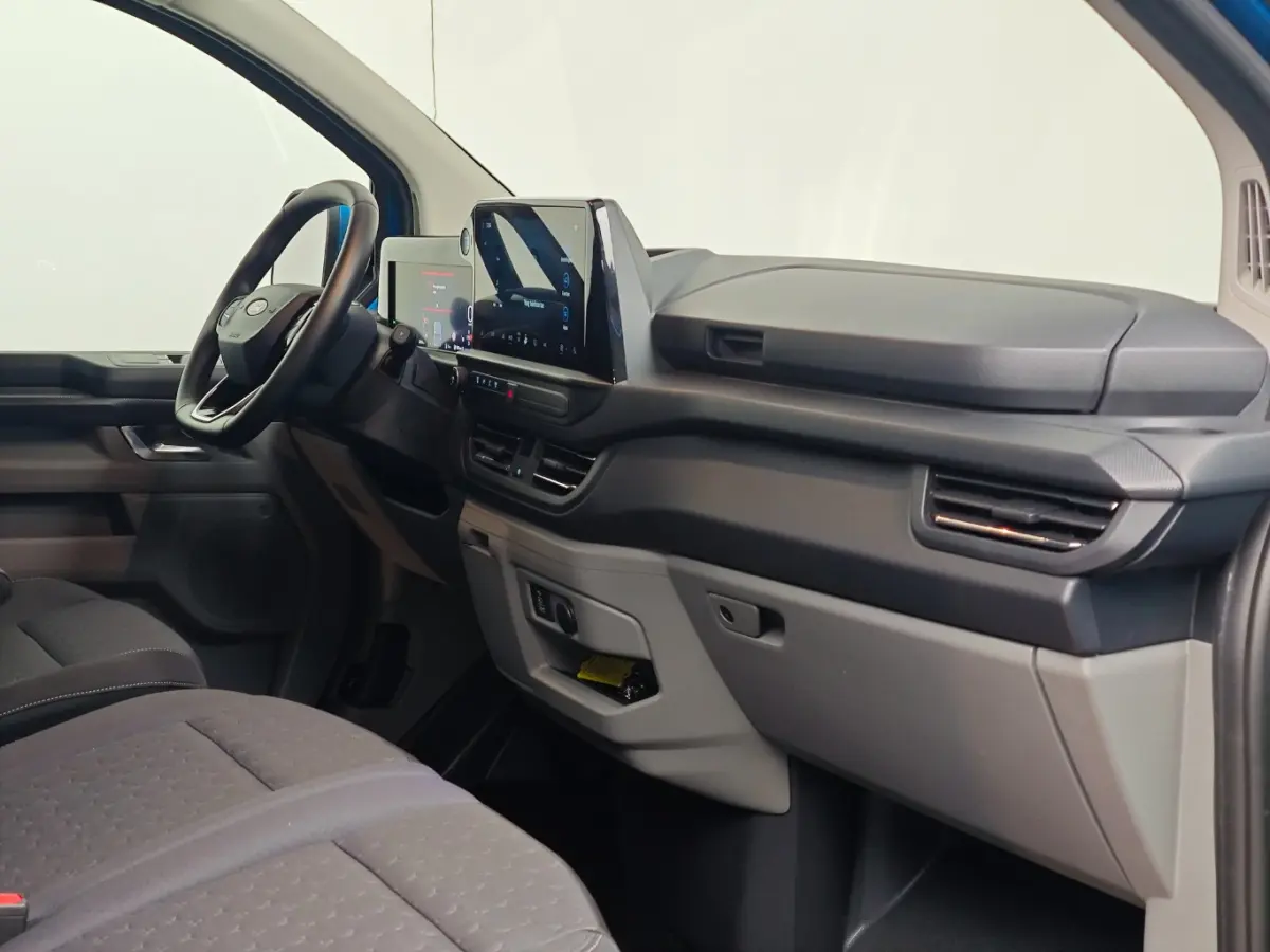 320 2.5 PHEV L2H1 Limited DC 233PK 6 Persoons | Camera | Carplay | Fabrieksgarantie tot 11-2029