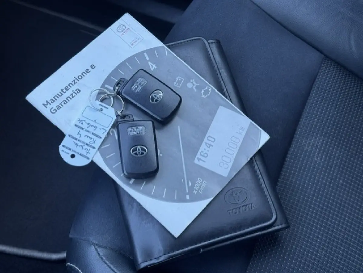 2.5 Hybrid Style -Dealer onderhouden-LED-Keyless-Perfect onderhouden - Volledige historie - Stoelverwarming
