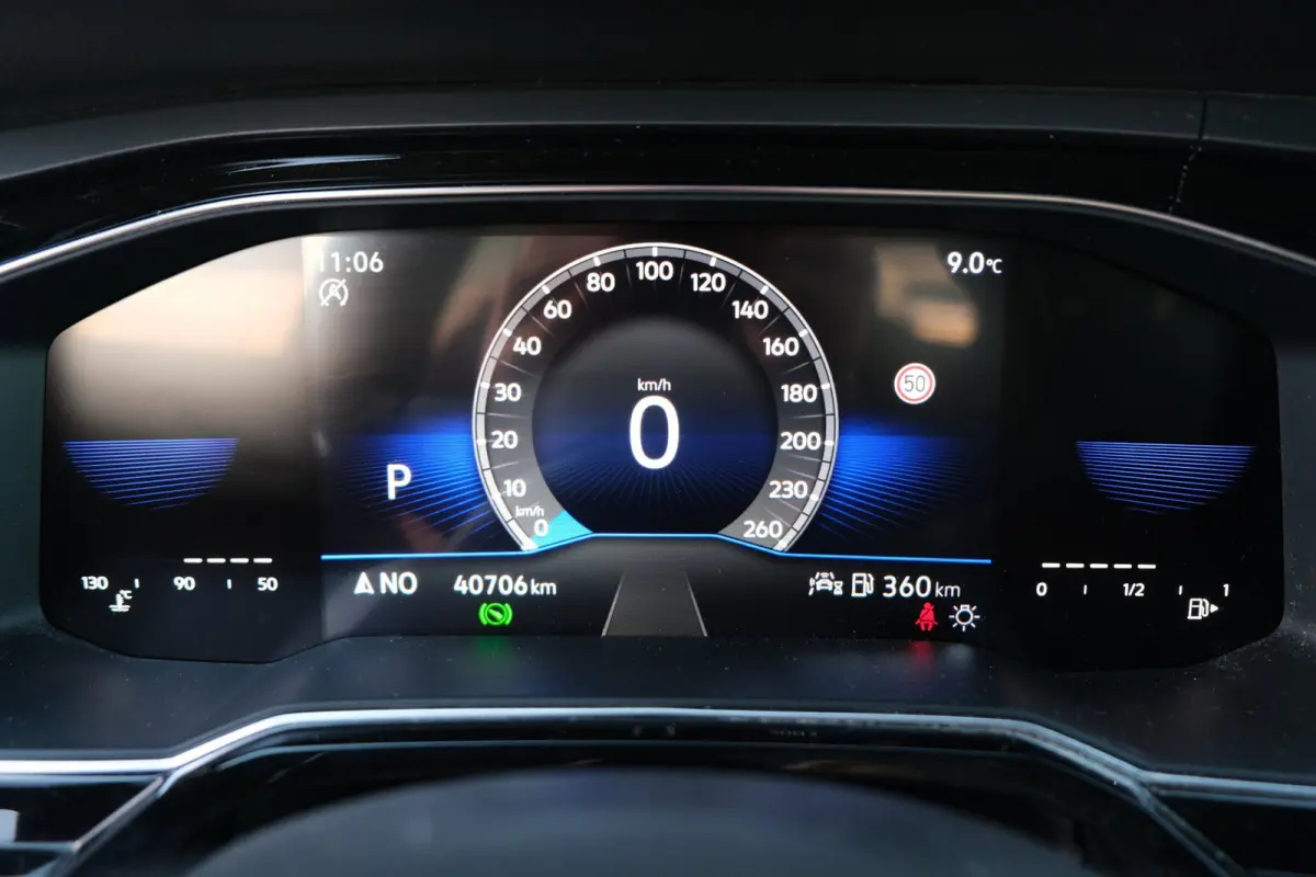 1.0 TSI 2x R-Line 95PK DSG Facelift Pano IQ Matrix Led Navi Virtual Beats