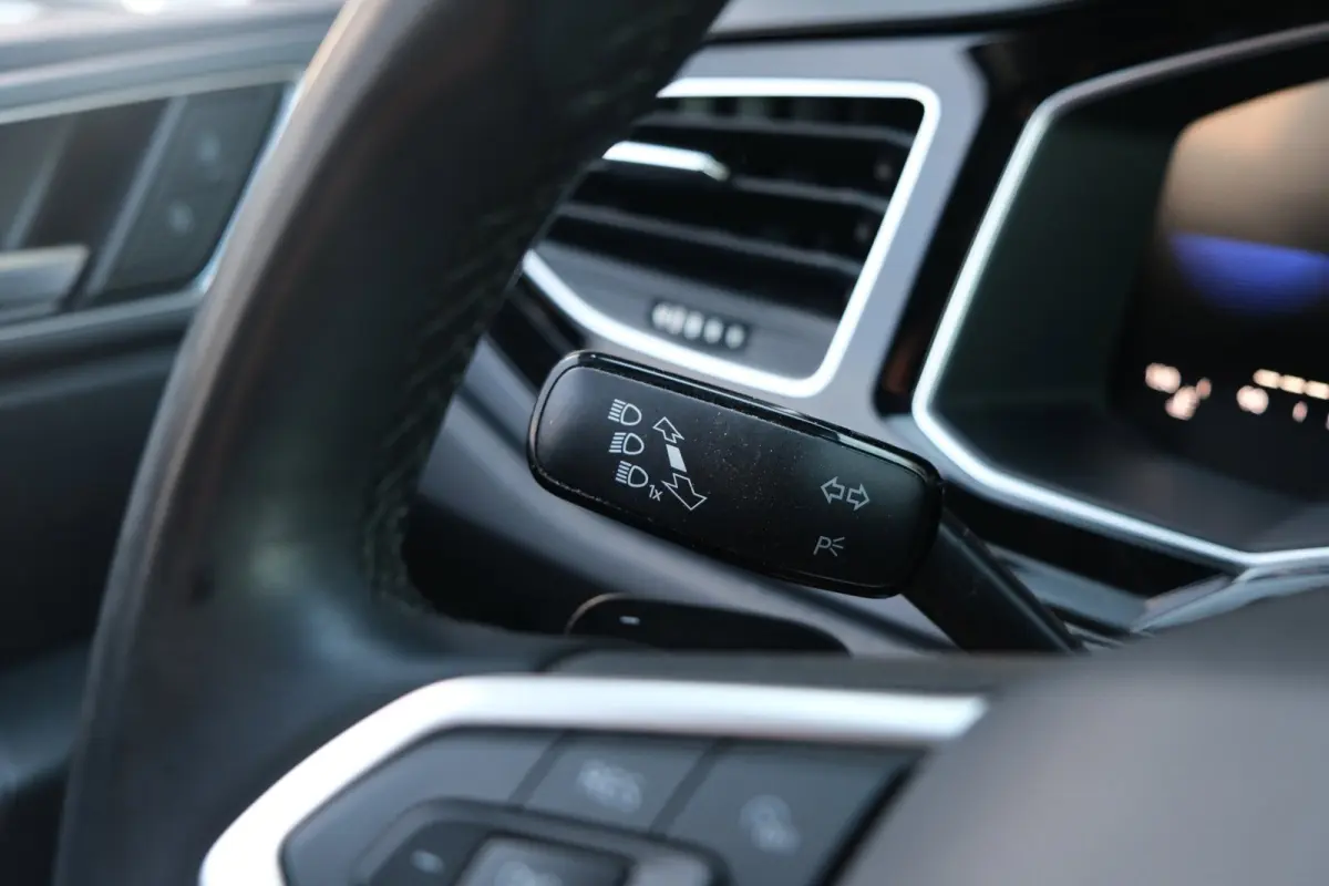 1.0 TSI 2x R-Line 95PK DSG Facelift Pano IQ Matrix Led Navi Virtual Beats