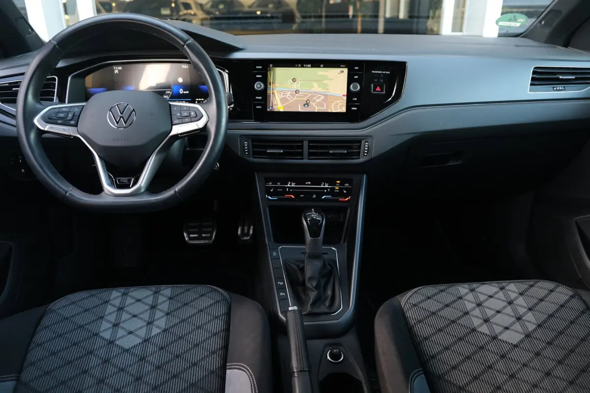 1.0 TSI 2x R-Line 95PK DSG Facelift Pano IQ Matrix Led Navi Virtual Beats