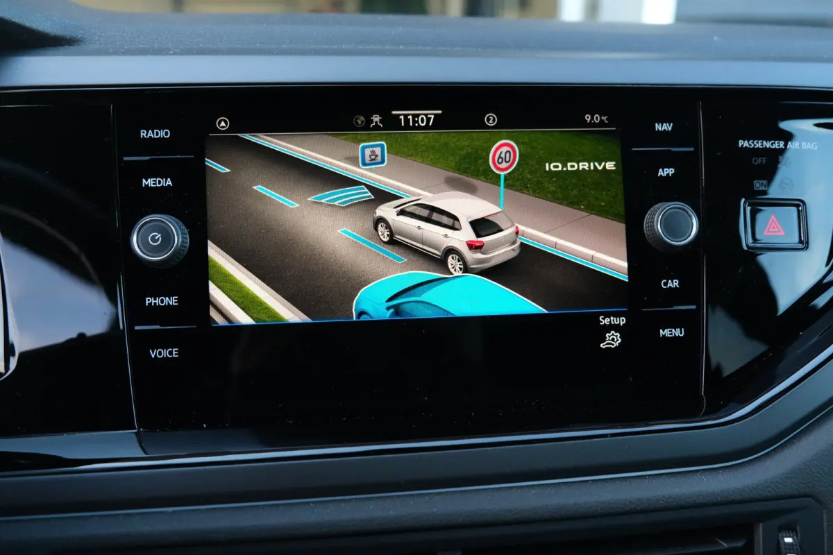 1.0 TSI 2x R-Line 95PK DSG Facelift Pano IQ Matrix Led Navi Virtual Beats