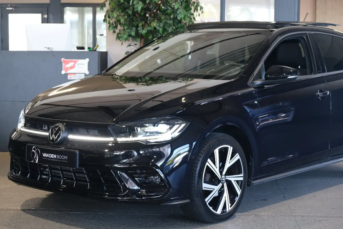1.0 TSI 2x R-Line 95PK DSG Facelift Pano IQ Matrix Led Navi Virtual Beats
