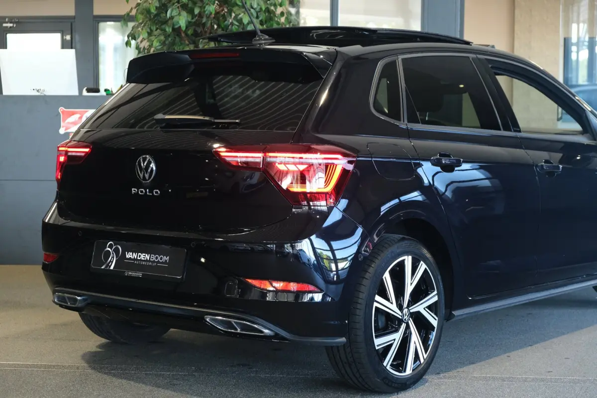 1.0 TSI 2x R-Line 95PK DSG Facelift Pano IQ Matrix Led Navi Virtual Beats