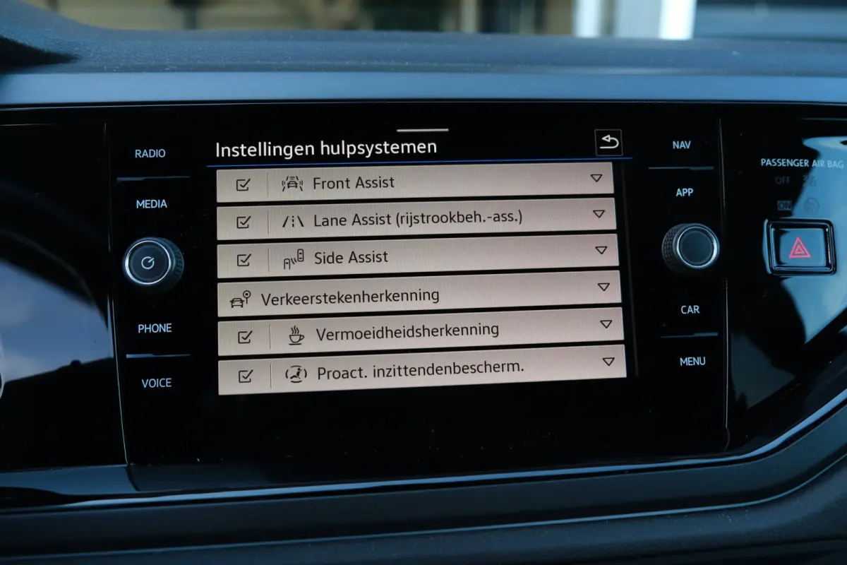 1.0 TSI 2x R-Line 95PK DSG Facelift Pano IQ Matrix Led Navi Virtual Beats