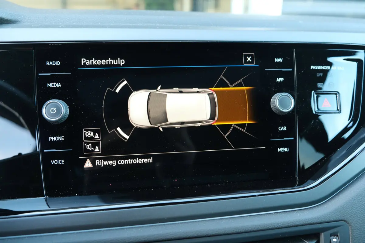 1.0 TSI 2x R-Line 95PK DSG Facelift Pano IQ Matrix Led Navi Virtual Beats