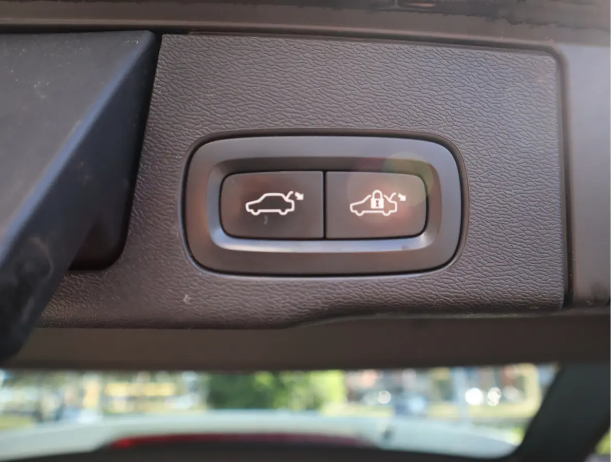 2.0 T8 Twin Engine AWD Inscription Navi / Carplay / Luchtvering / Blis / Trekh / Camera /Leder / Stoelkoeling-verwarming / Head-up /  SOH 94.48%