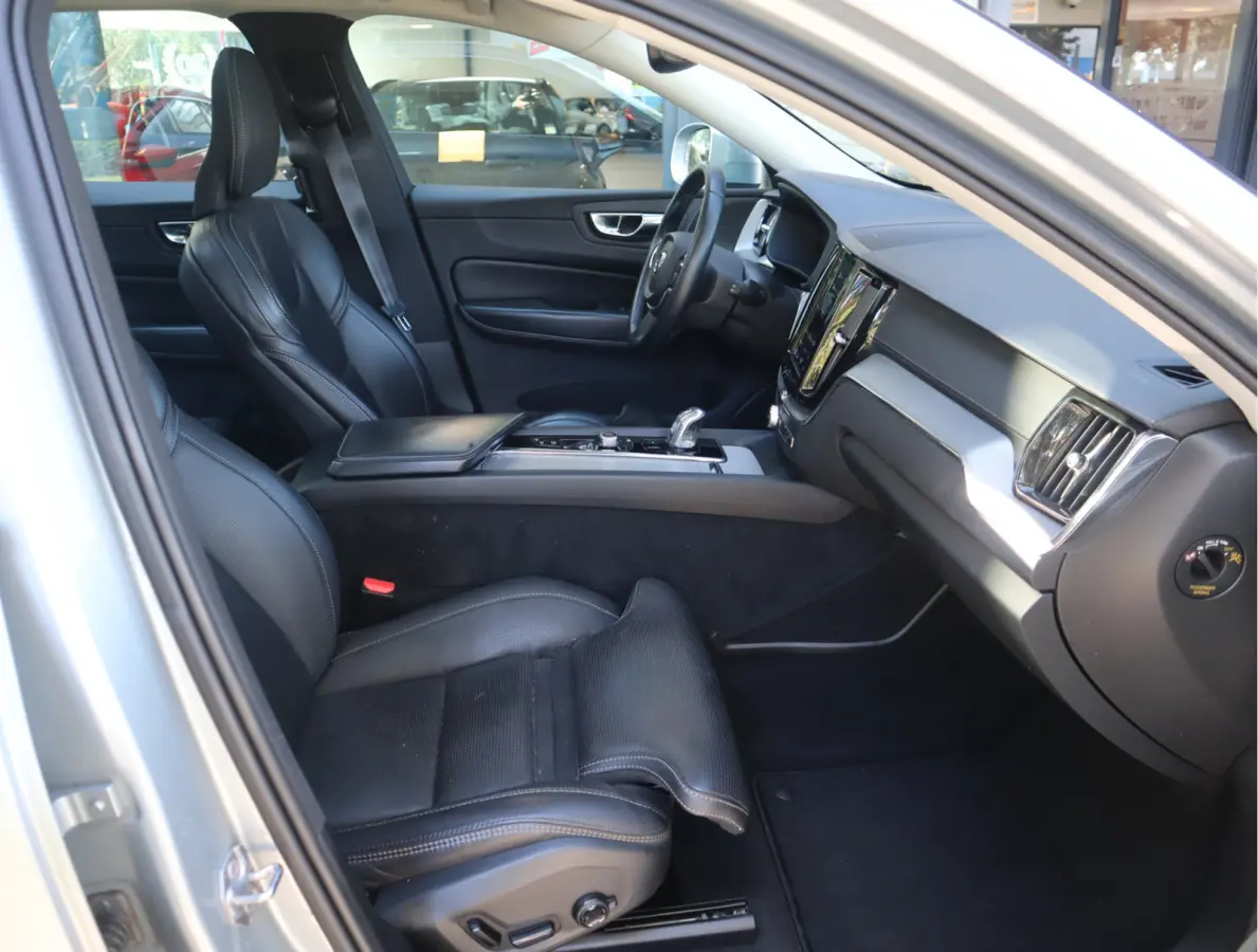 2.0 T8 Twin Engine AWD Inscription Navi / Carplay / Luchtvering / Blis / Trekh / Camera /Leder / Stoelkoeling-verwarming / Head-up /  SOH 94.48%