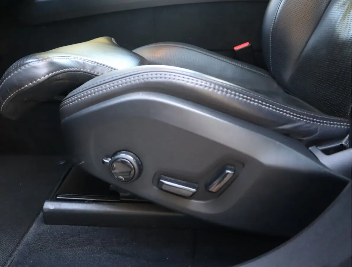 2.0 T8 Twin Engine AWD Inscription Navi / Carplay / Luchtvering / Blis / Trekh / Camera /Leder / Stoelkoeling-verwarming / Head-up /  SOH 94.48%