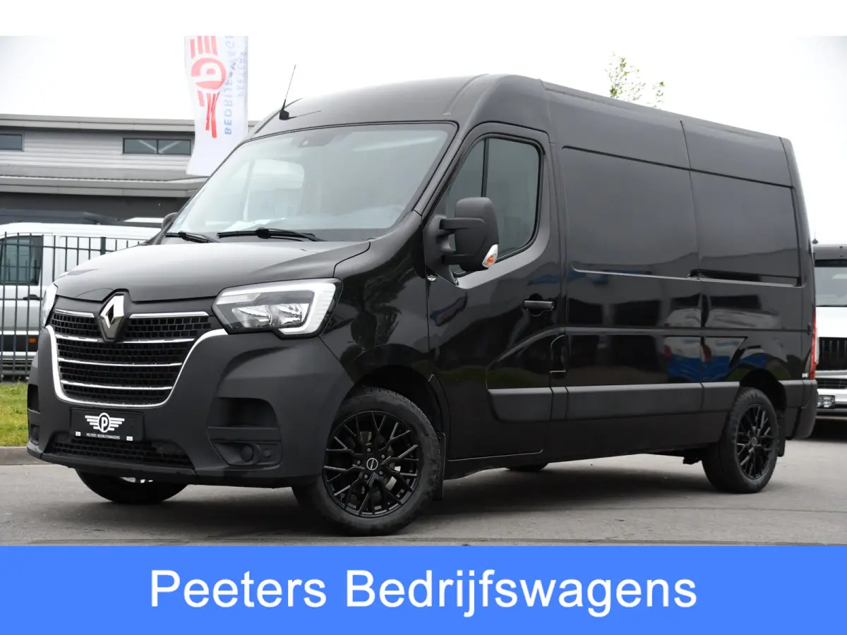 T35 2.3 dCi 150 L2H2 Black Edition Cruise, Camera, Carplay, 136pk, Automaat Multimedia, LED, NAVI, Trekhaak, Uniek!