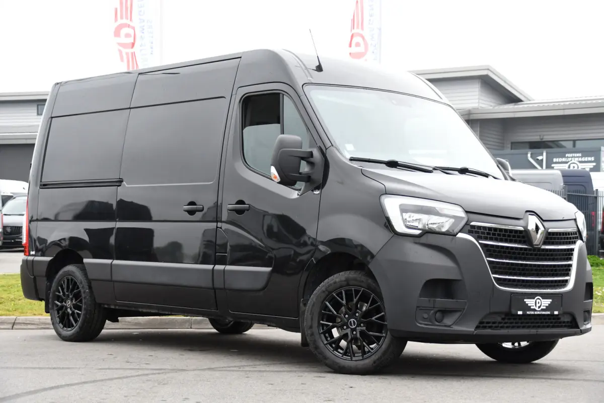 T35 2.3 dCi 150 L2H2 Black Edition Cruise, Camera, Carplay, 136pk, Automaat Multimedia, LED, NAVI, Trekhaak, Uniek!