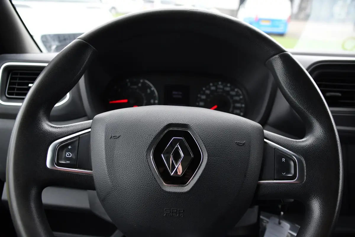 T35 2.3 dCi 150 L2H2 Black Edition Cruise, Camera, Carplay, 136pk, Automaat Multimedia, LED, NAVI, Trekhaak, Uniek!