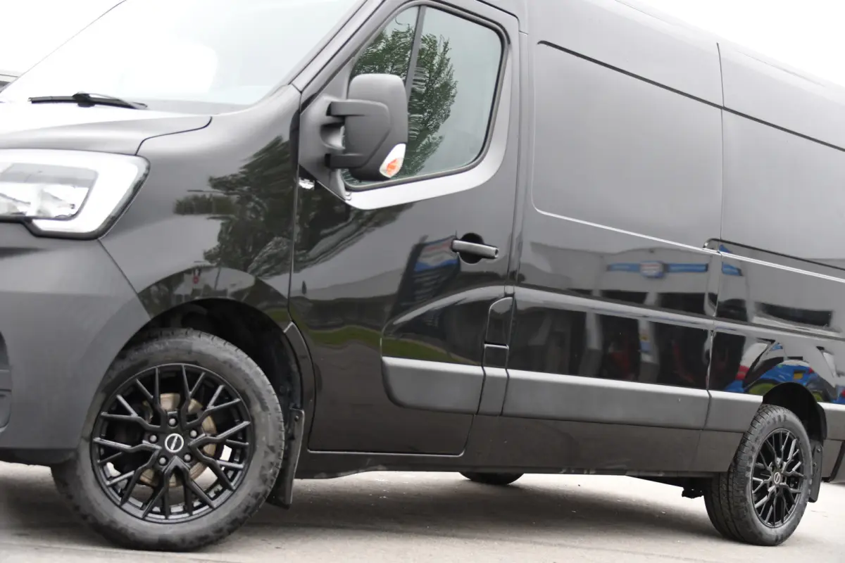 T35 2.3 dCi 150 L2H2 Black Edition Cruise, Camera, Carplay, 136pk, Automaat Multimedia, LED, NAVI, Trekhaak, Uniek!