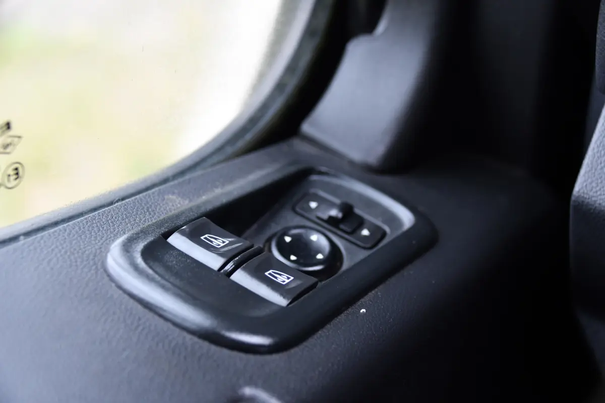 T35 2.3 dCi 150 L2H2 Black Edition Cruise, Camera, Carplay, 136pk, Automaat Multimedia, LED, NAVI, Trekhaak, Uniek!