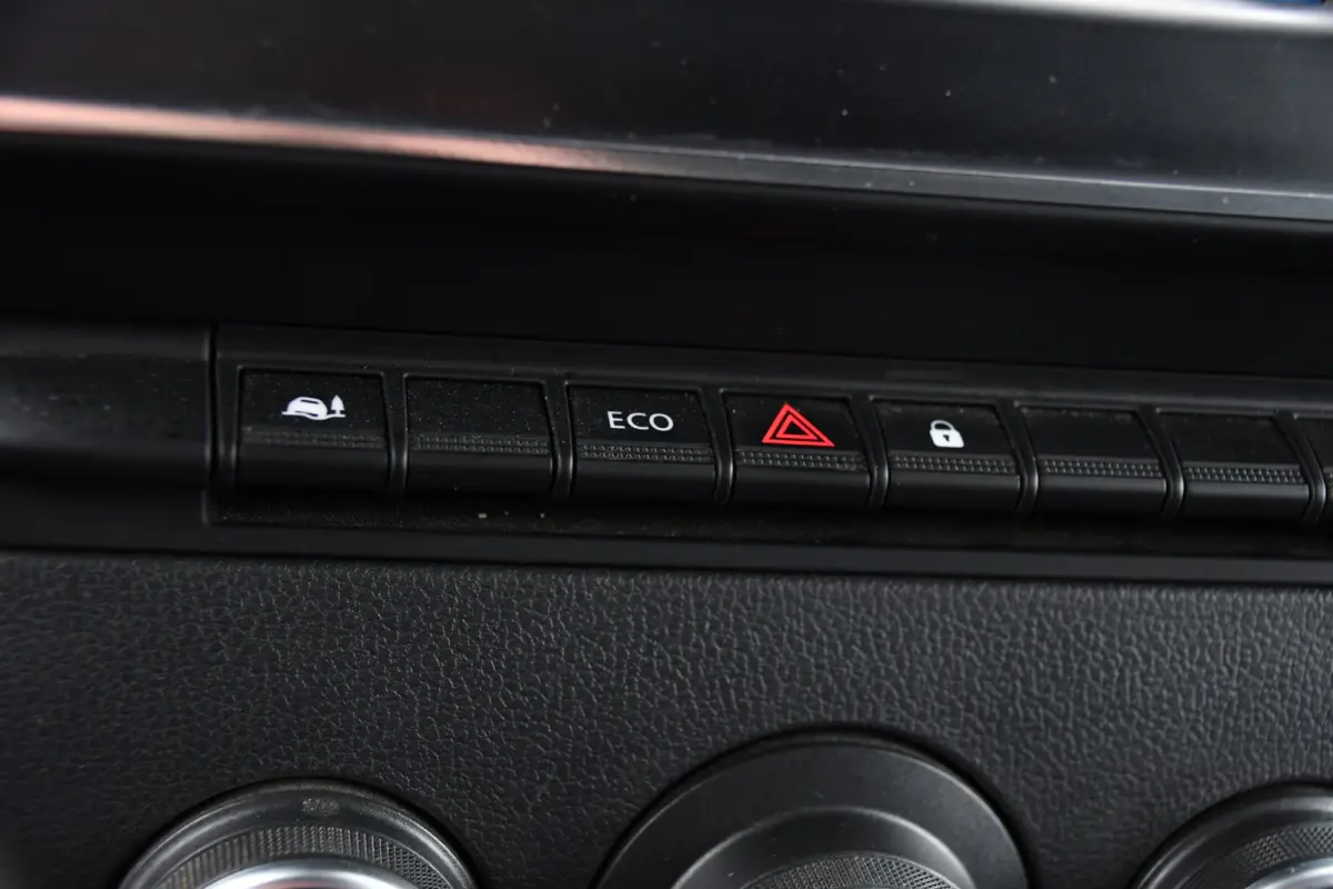 T35 2.3 dCi 150 L2H2 Black Edition Cruise, Camera, Carplay, 136pk, Automaat Multimedia, LED, NAVI, Trekhaak, Uniek!