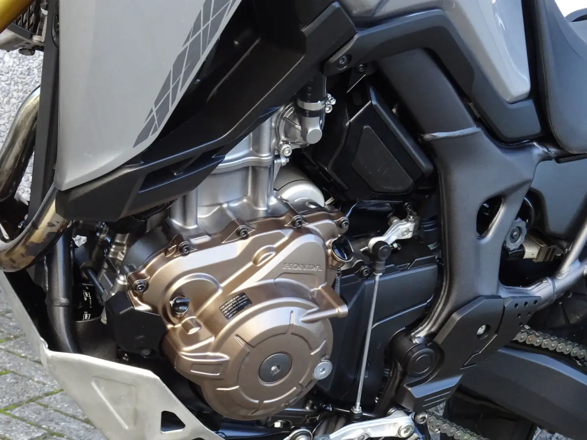 CRF 1000 AFRICA TWIN