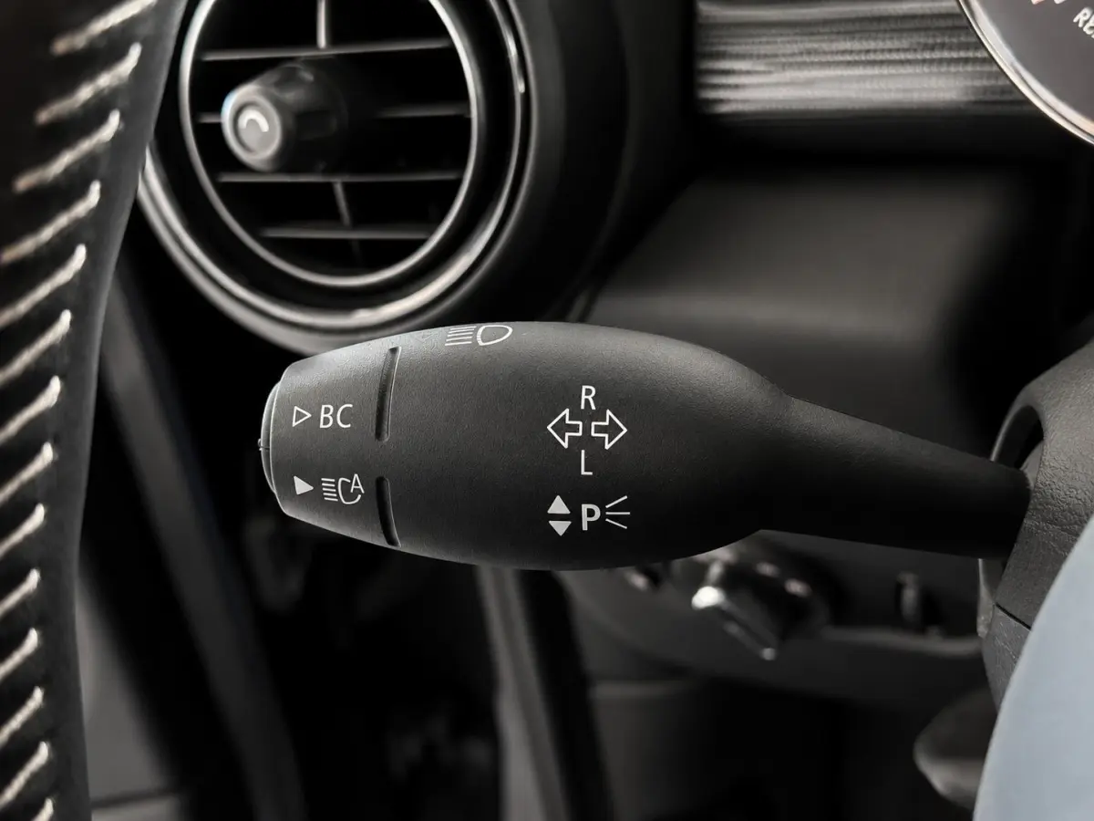 Charged 33 kWh Panoramadak Harman Kardon Camera Leder Navigatie Professional Cruise Control Head Up Display Bluetooth SOH 97%