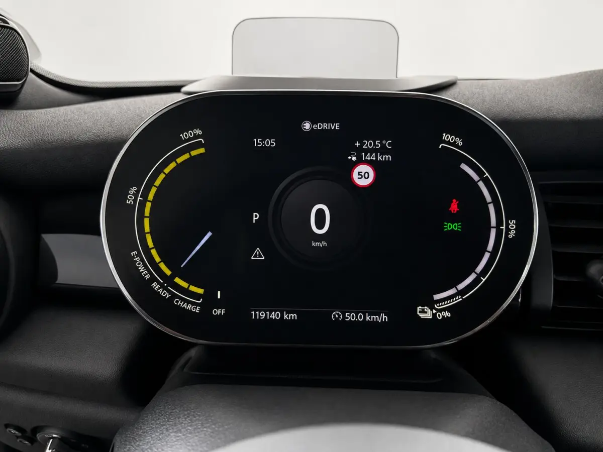 Charged 33 kWh Panoramadak Harman Kardon Camera Leder Navigatie Professional Cruise Control Head Up Display Bluetooth SOH 97%