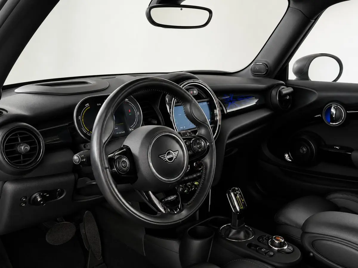 Charged 33 kWh Panoramadak Harman Kardon Camera Leder Navigatie Professional Cruise Control Head Up Display Bluetooth SOH 97%